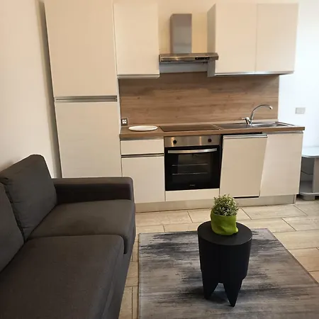 Easy 1 - A 2 Passi Dal Centro