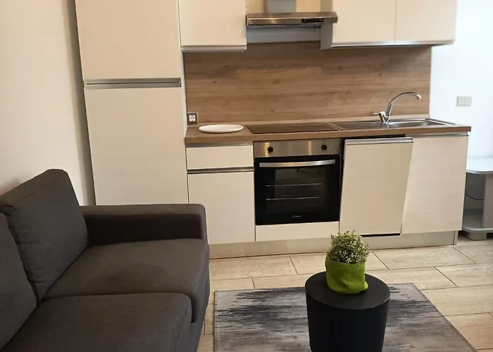 Easy 1 - A 2 Passi Dal Centro