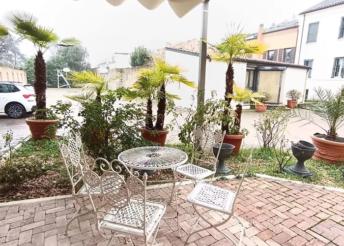 Easy 1 - A 2 Passi Dal Centro